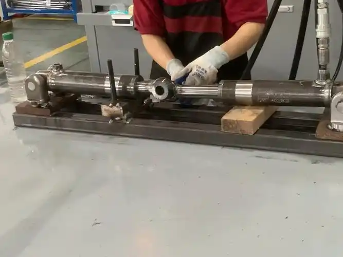 Apa yang perlu diperhatikan semasa membongkar silinder hidraulik?